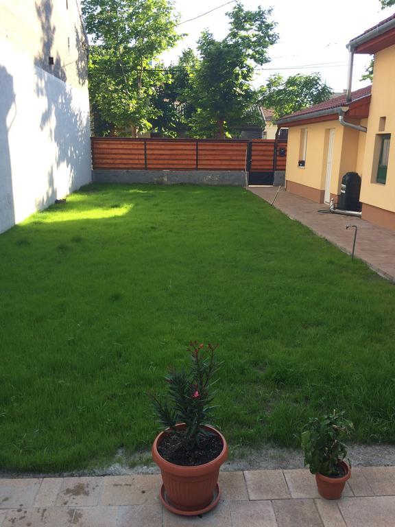 Green Garden Apartman Budapeste Exterior foto